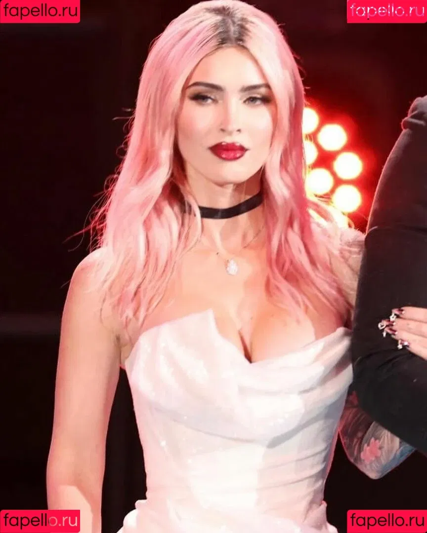 Megan Fox / action / meganfox Onlyfans Photo Gallery 