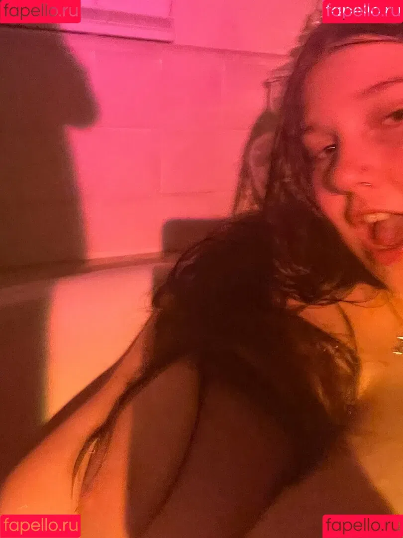 itsjenwarnes / yrbigboobgf Onlyfans Photo Gallery 