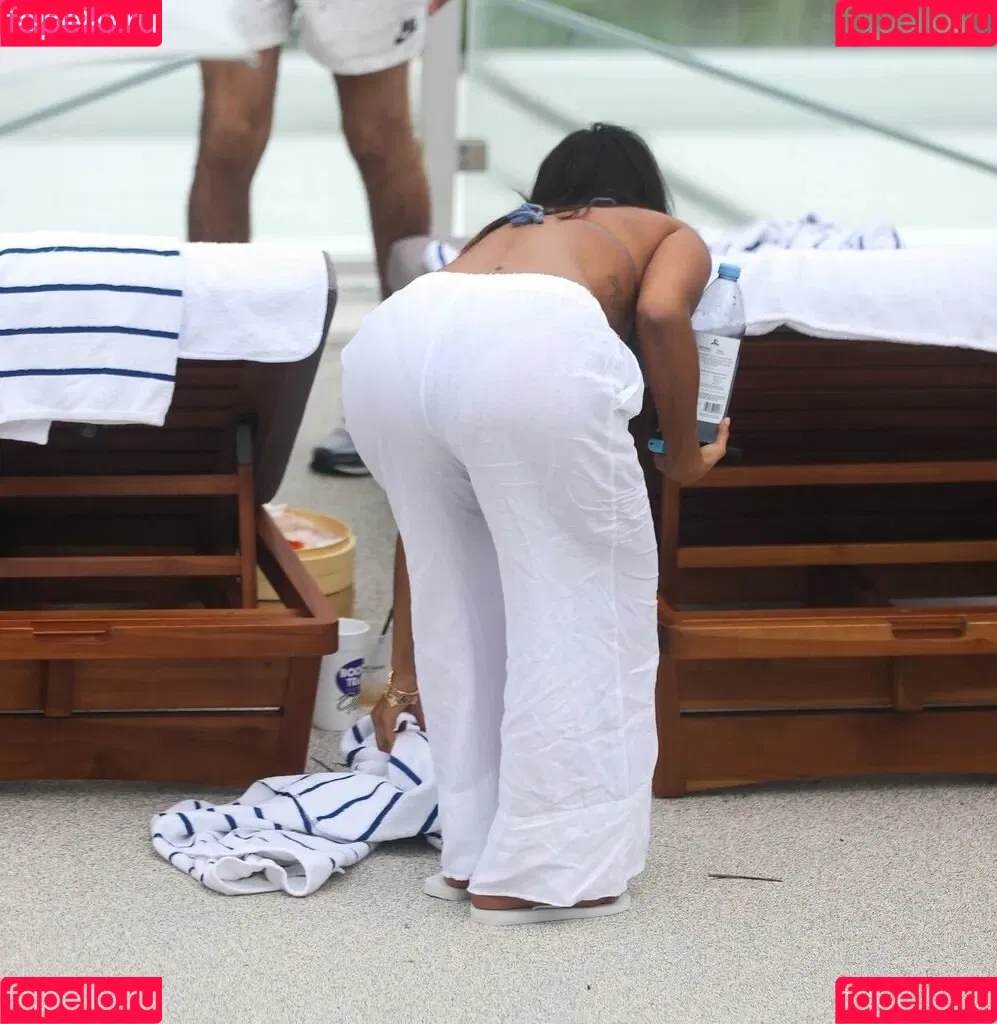 Maya Jama / mayajama Onlyfans Photo Gallery 
