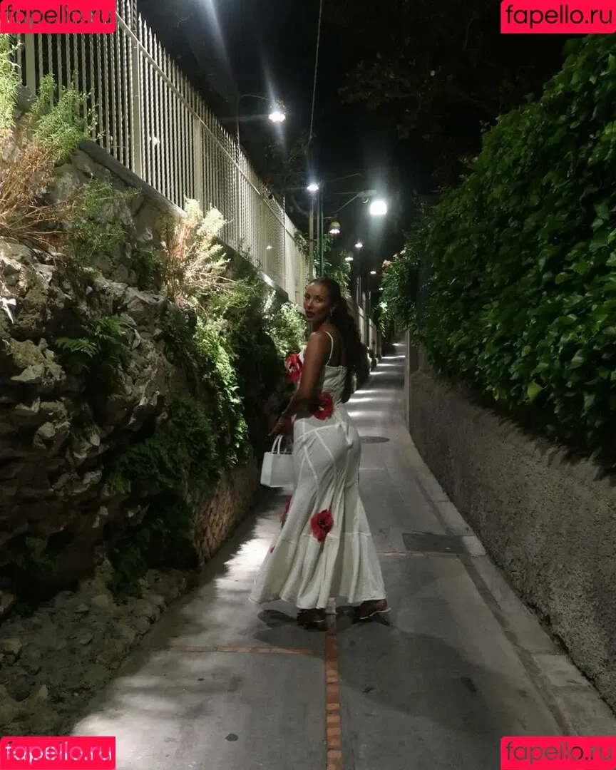 Maya Jama / mayajama Onlyfans Photo Gallery 