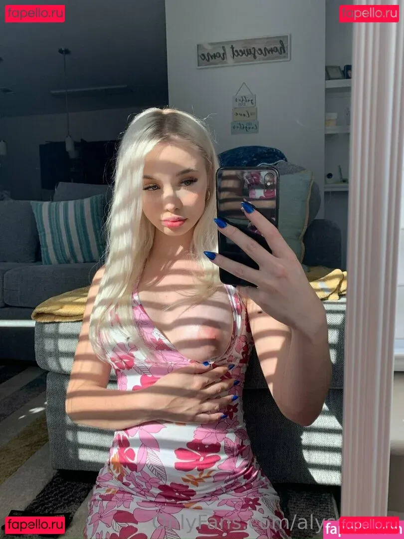 AliceStefanyy Onlyfans Photo Gallery 