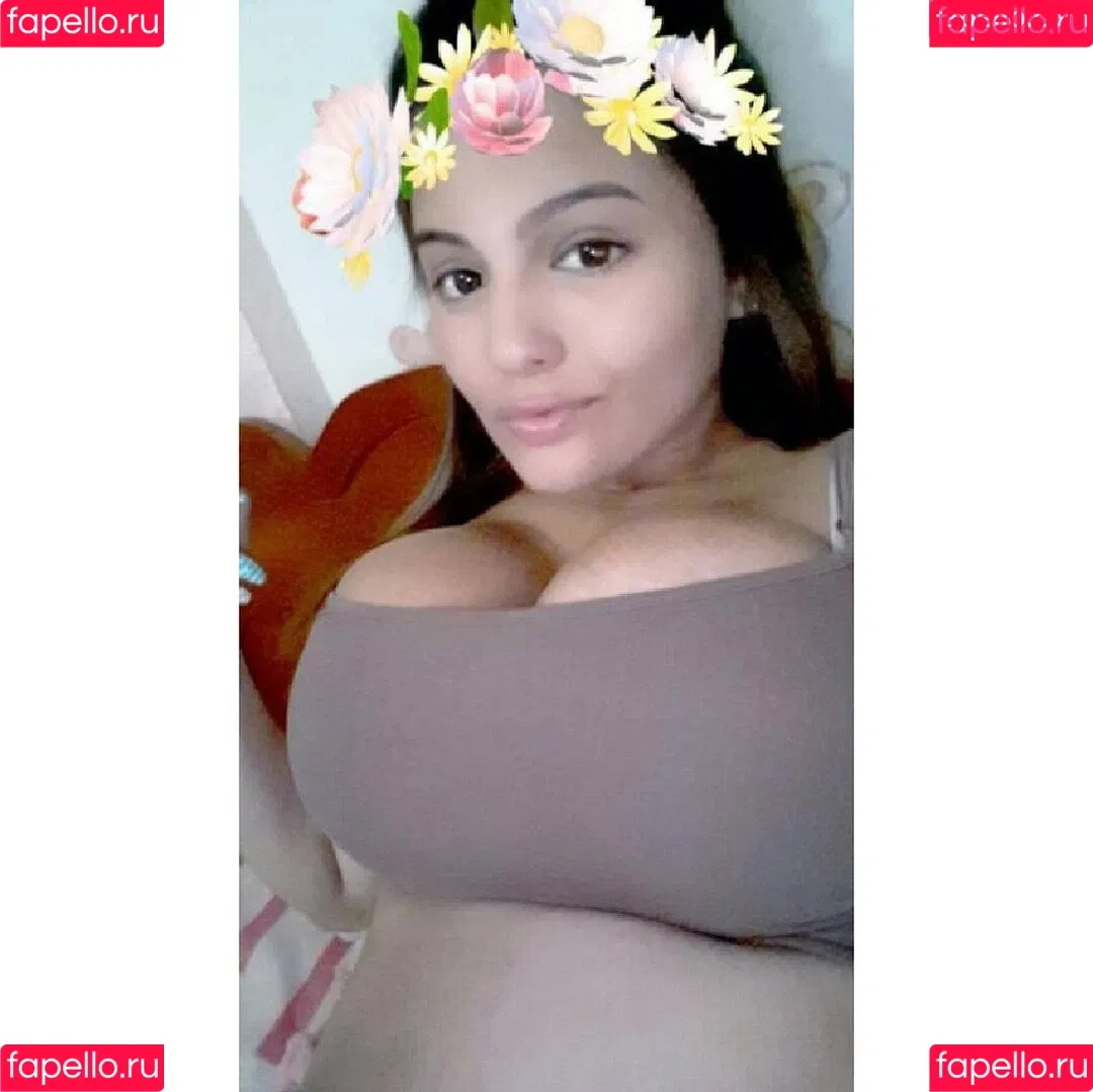 Maria Paola / Paola Contreras / mariaborjass / mariapcm_ Onlyfans Photo Gallery 