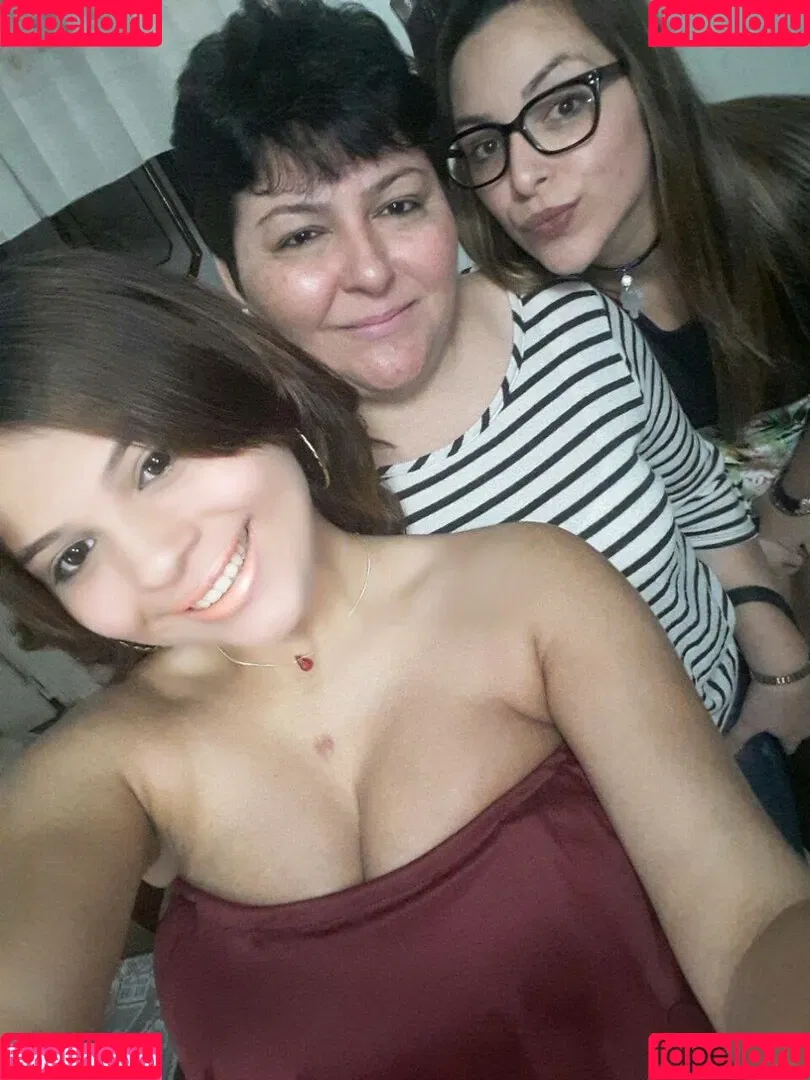 Maria Paola / Paola Contreras / mariaborjass / mariapcm_ Onlyfans Photo Gallery 
