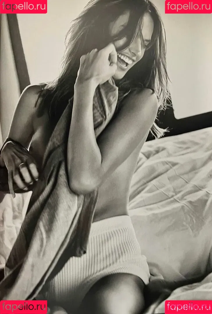 Alessandra Ambrosio / aleambrosio / alelovesanja / alessandraambrosio Onlyfans Photo Gallery 