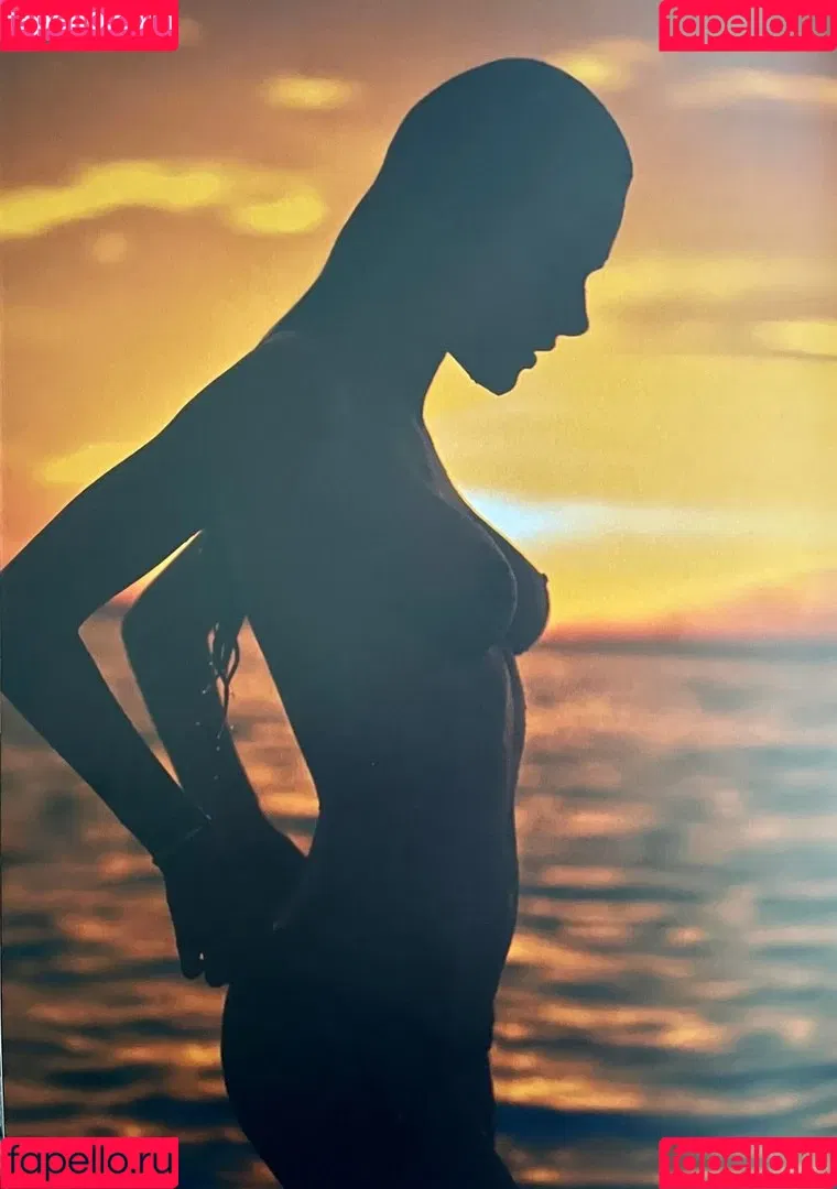 Alessandra Ambrosio / aleambrosio / alelovesanja / alessandraambrosio Onlyfans Photo Gallery 