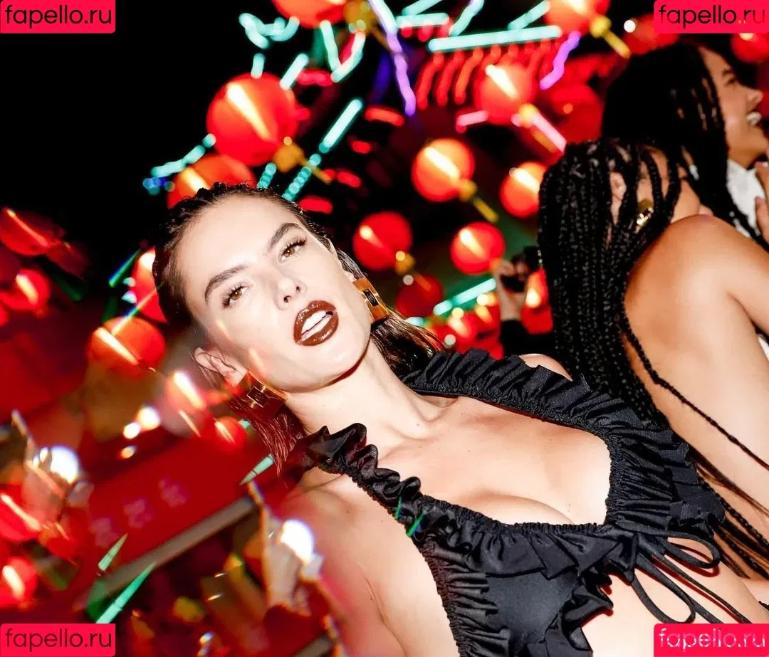 Alessandra Ambrosio / aleambrosio / alelovesanja / alessandraambrosio Onlyfans Photo Gallery 