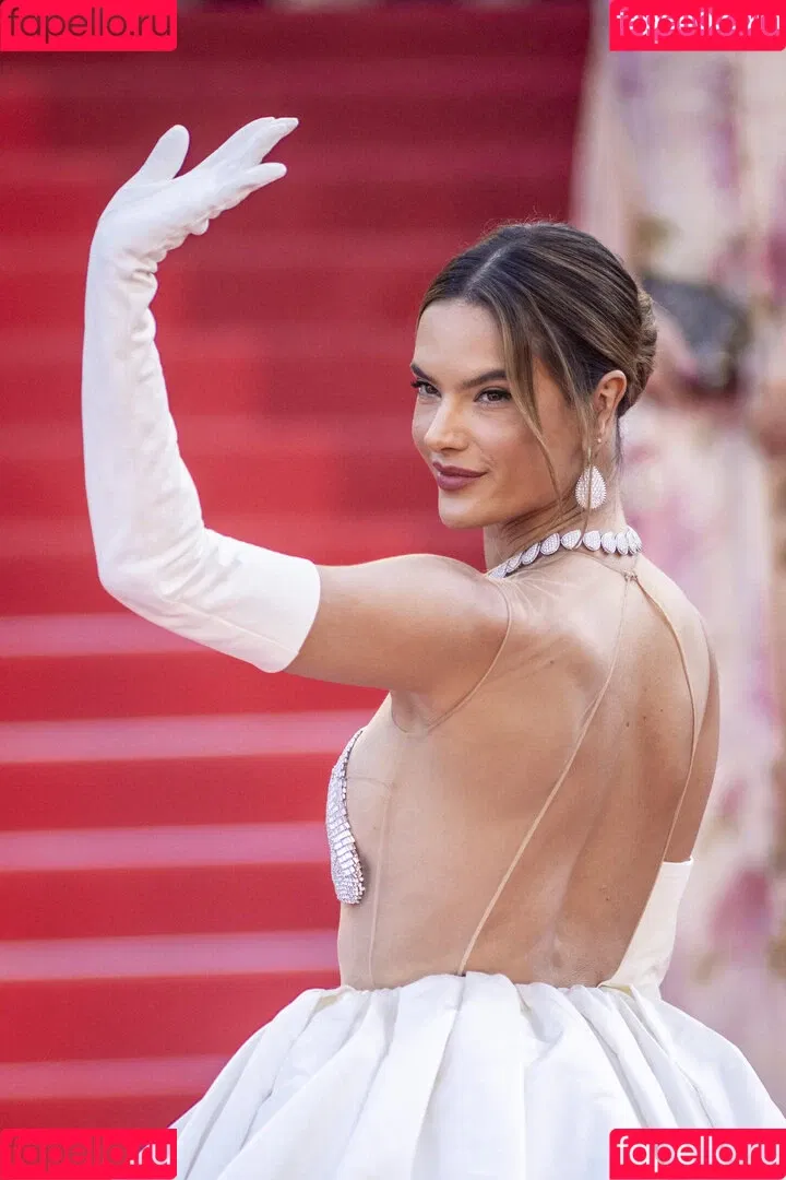 Alessandra Ambrosio / aleambrosio / alelovesanja / alessandraambrosio Onlyfans Photo Gallery 