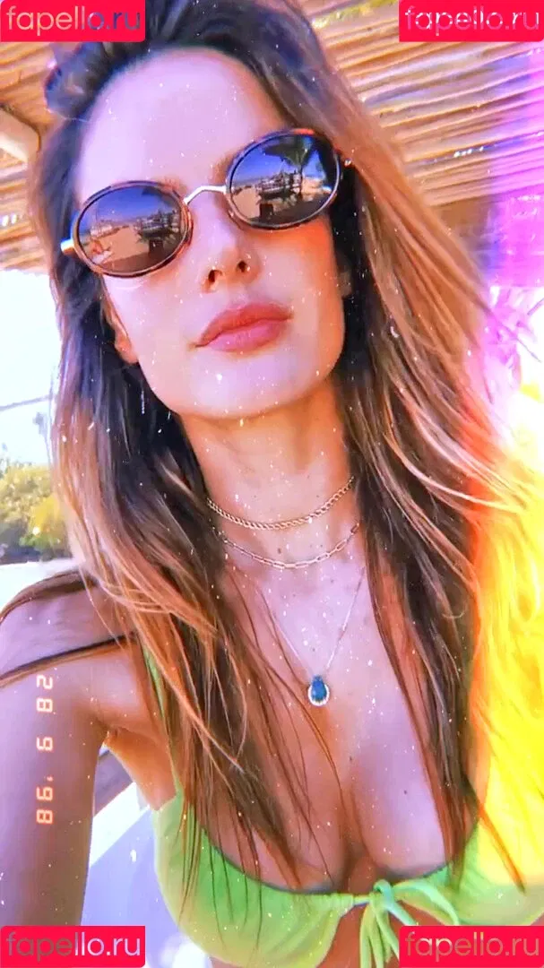 Alessandra Ambrosio / aleambrosio / alelovesanja / alessandraambrosio Onlyfans Photo Gallery 