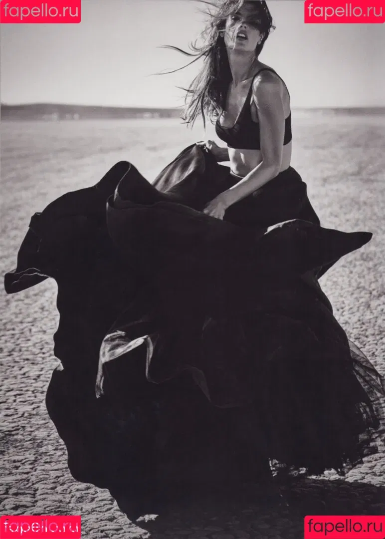 Alessandra Ambrosio / aleambrosio / alelovesanja / alessandraambrosio Onlyfans Photo Gallery 