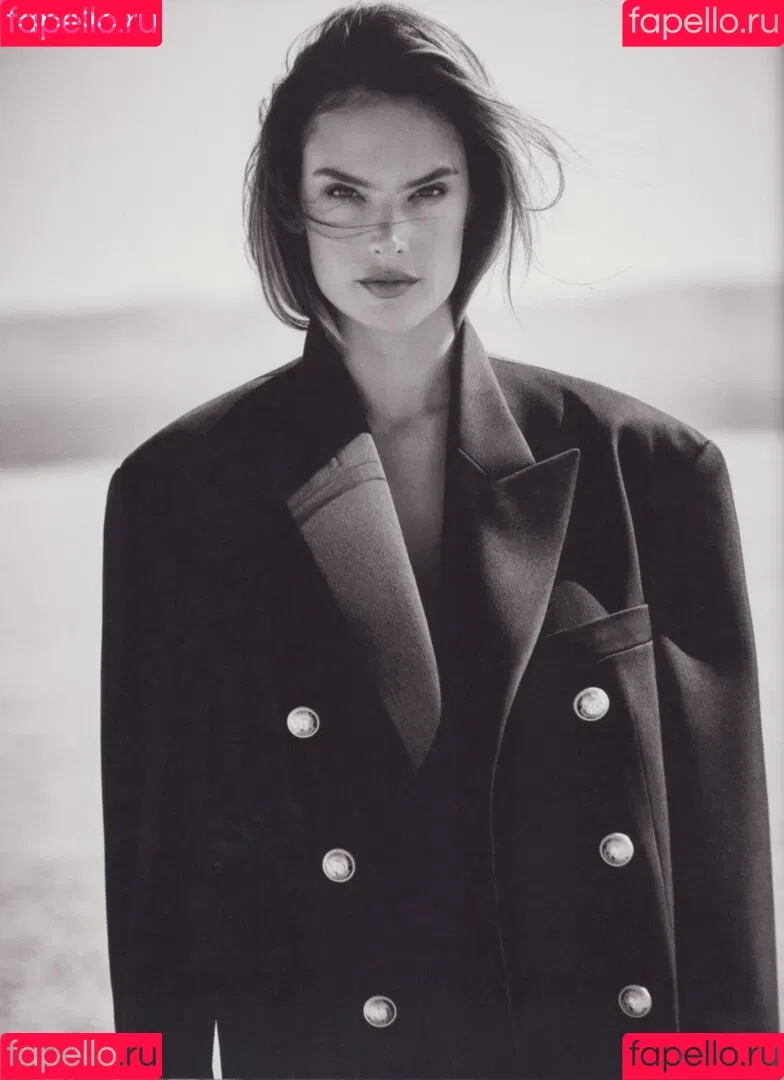 Alessandra Ambrosio / aleambrosio / alelovesanja / alessandraambrosio Onlyfans Photo Gallery 