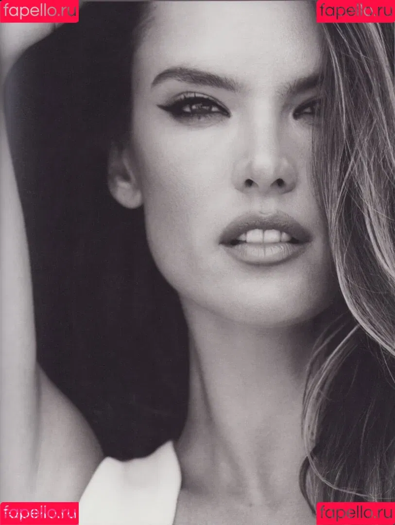Alessandra Ambrosio / aleambrosio / alelovesanja / alessandraambrosio Onlyfans Photo Gallery 