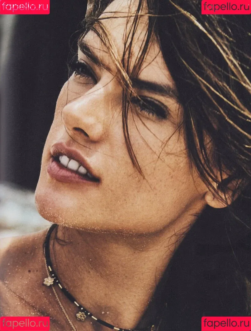 Alessandra Ambrosio / aleambrosio / alelovesanja / alessandraambrosio Onlyfans Photo Gallery 
