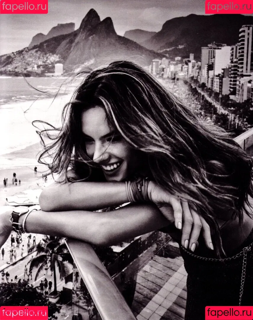 Alessandra Ambrosio / aleambrosio / alelovesanja / alessandraambrosio Onlyfans Photo Gallery 