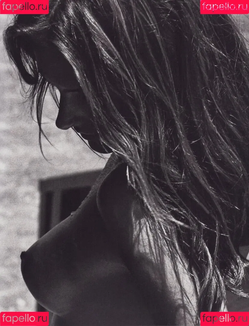 Alessandra Ambrosio / aleambrosio / alelovesanja / alessandraambrosio Onlyfans Photo Gallery 
