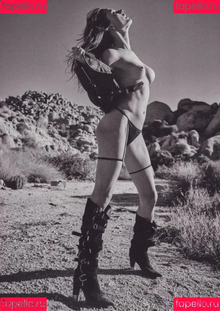 Alessandra Ambrosio / aleambrosio / alelovesanja / alessandraambrosio Onlyfans Photo Gallery 