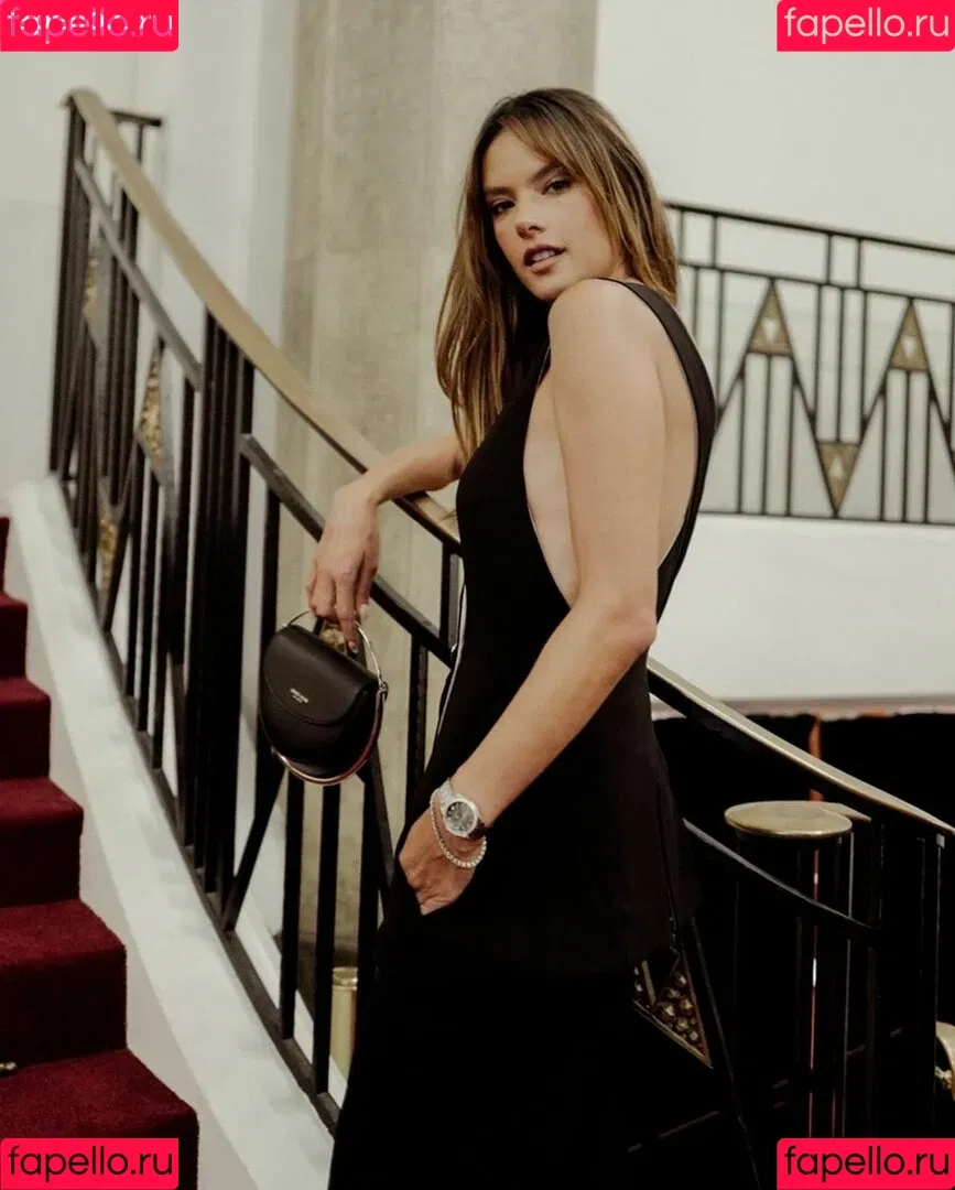 Alessandra Ambrosio / aleambrosio / alelovesanja / alessandraambrosio Onlyfans Photo Gallery 