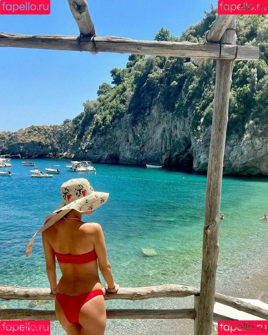 Alessandra Ambrosio / aleambrosio / alelovesanja / alessandraambrosio Onlyfans Photo Gallery 