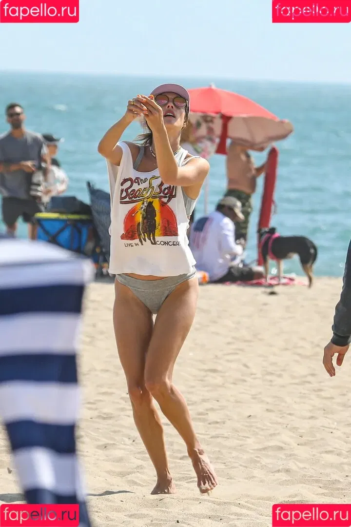 Alessandra Ambrosio / aleambrosio / alelovesanja / alessandraambrosio Onlyfans Photo Gallery 
