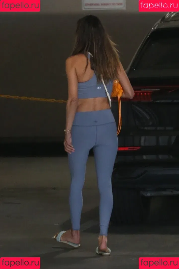Alessandra Ambrosio / aleambrosio / alelovesanja / alessandraambrosio Onlyfans Photo Gallery 
