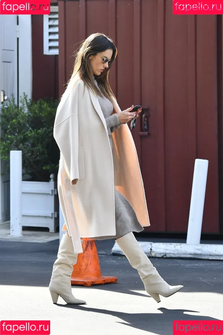 Alessandra Ambrosio / aleambrosio / alelovesanja / alessandraambrosio Onlyfans Photo Gallery 