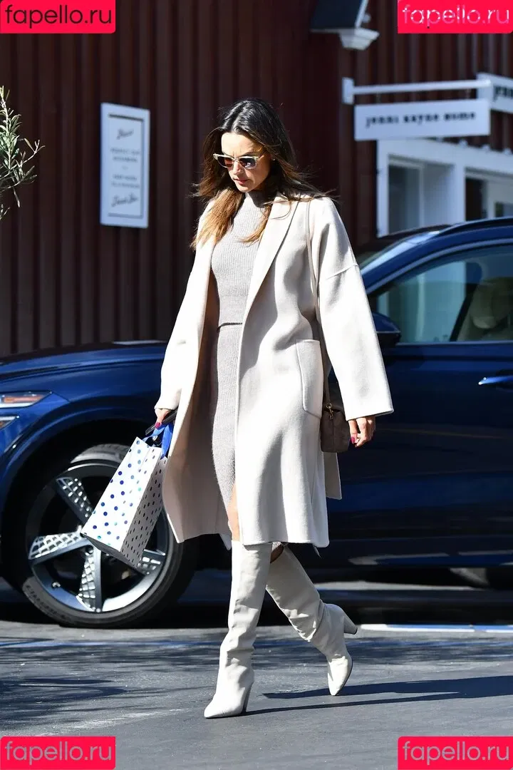 Alessandra Ambrosio / aleambrosio / alelovesanja / alessandraambrosio Onlyfans Photo Gallery 