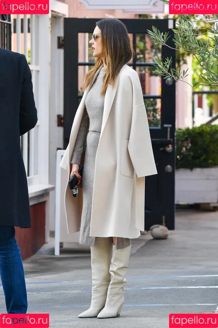 Alessandra Ambrosio / aleambrosio / alelovesanja / alessandraambrosio Onlyfans Photo Gallery 