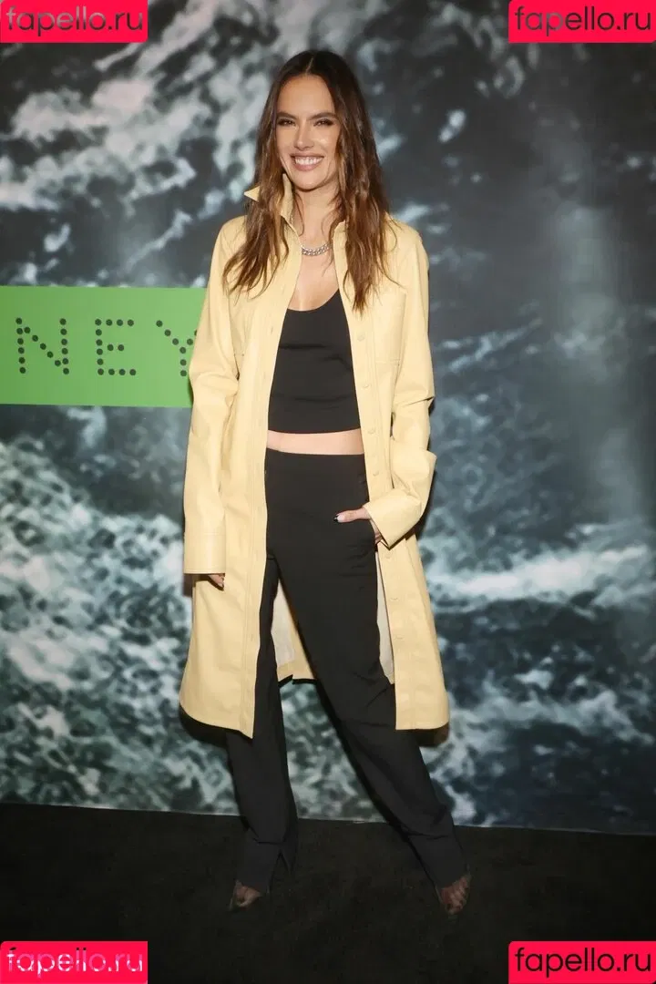 Alessandra Ambrosio / aleambrosio / alelovesanja / alessandraambrosio Onlyfans Photo Gallery 
