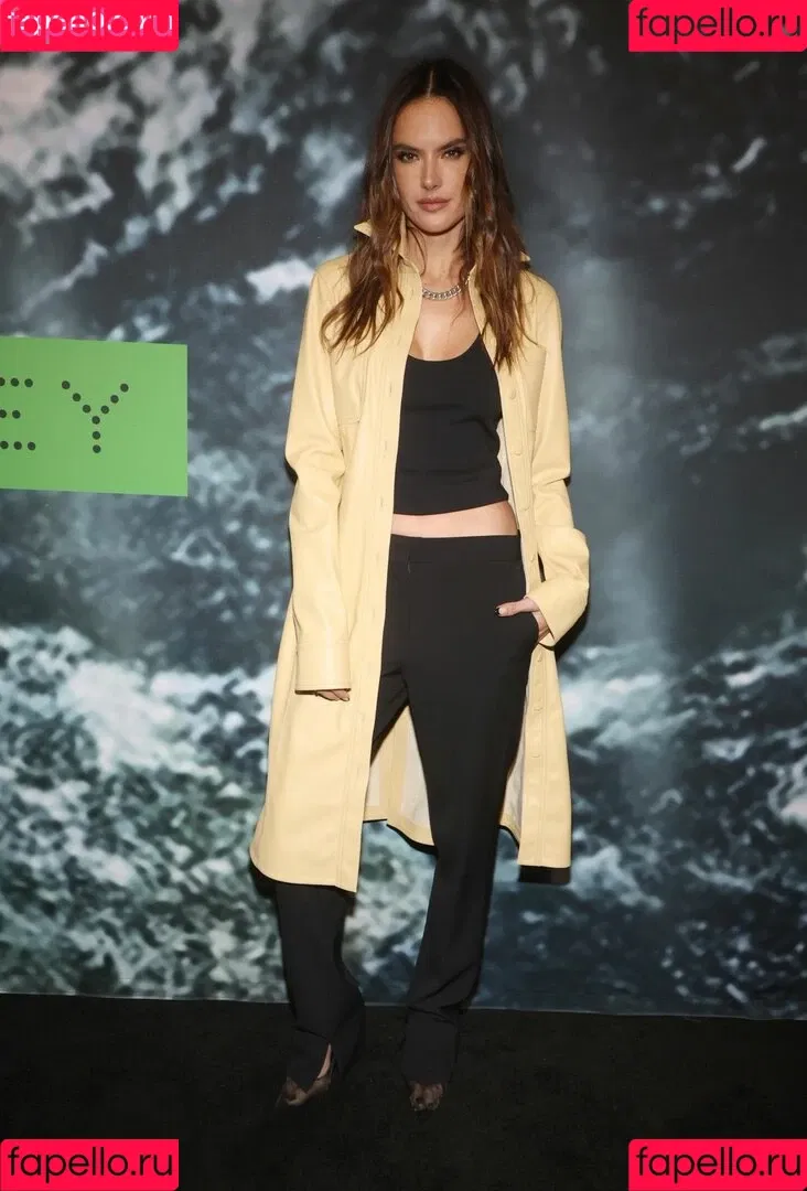 Alessandra Ambrosio / aleambrosio / alelovesanja / alessandraambrosio Onlyfans Photo Gallery 