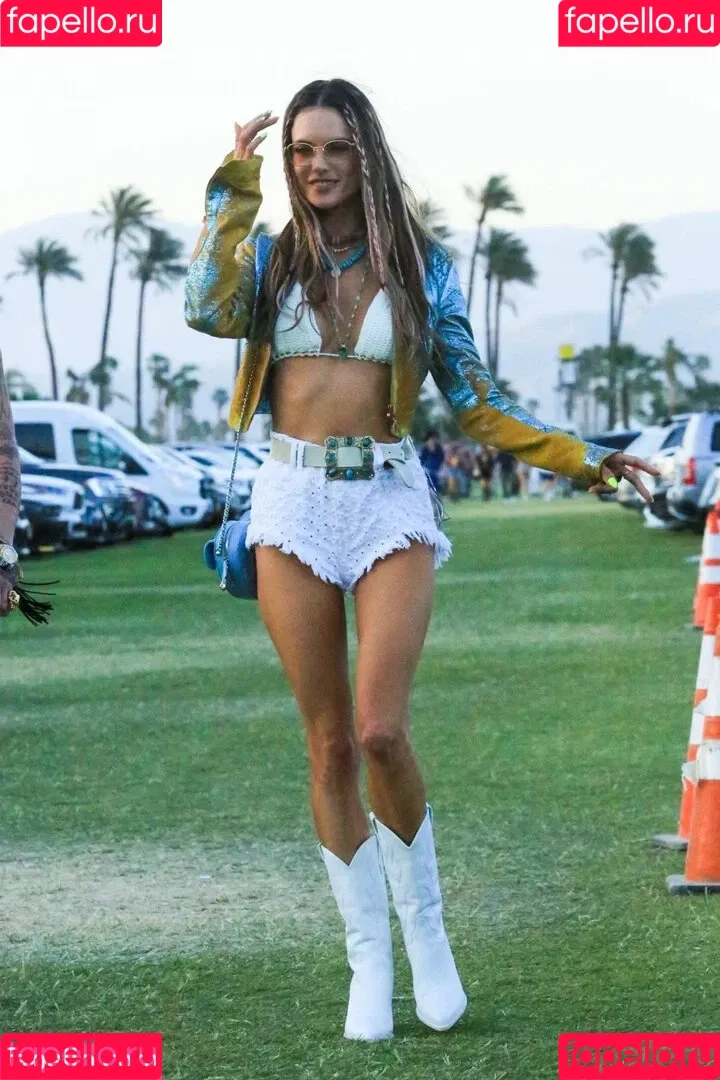 Alessandra Ambrosio / aleambrosio / alelovesanja / alessandraambrosio Onlyfans Photo Gallery 