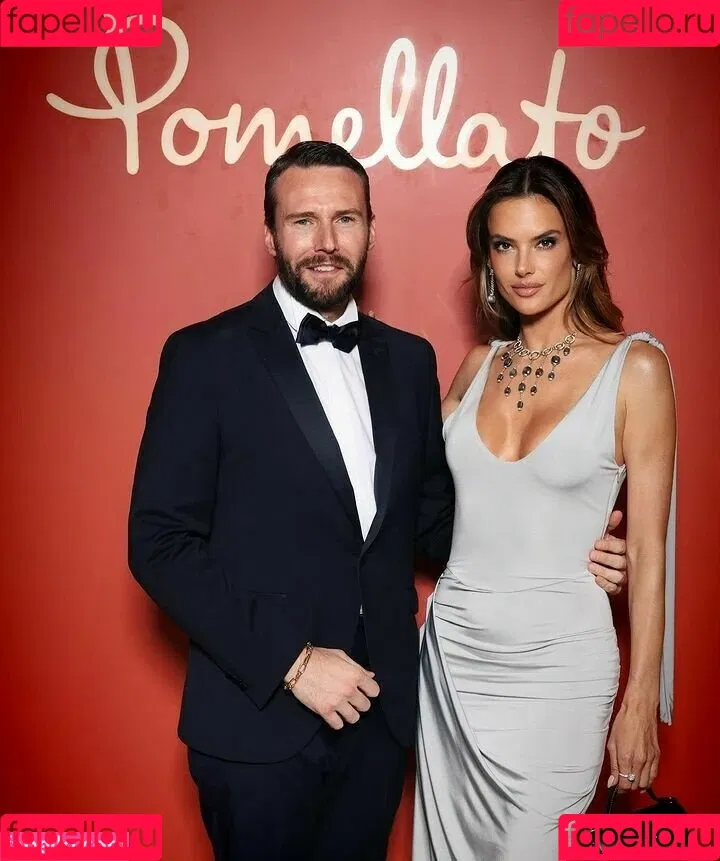 Alessandra Ambrosio / aleambrosio / alelovesanja / alessandraambrosio Onlyfans Photo Gallery 