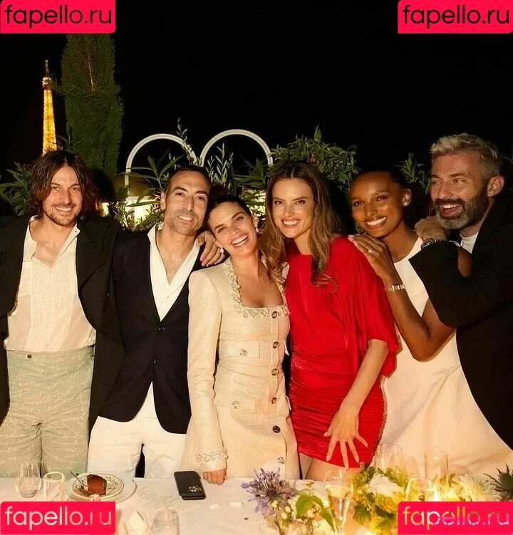 Alessandra Ambrosio / aleambrosio / alelovesanja / alessandraambrosio Onlyfans Photo Gallery 