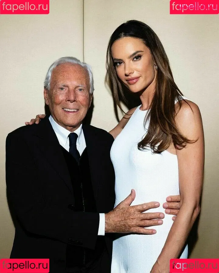 Alessandra Ambrosio / aleambrosio / alelovesanja / alessandraambrosio Onlyfans Photo Gallery 