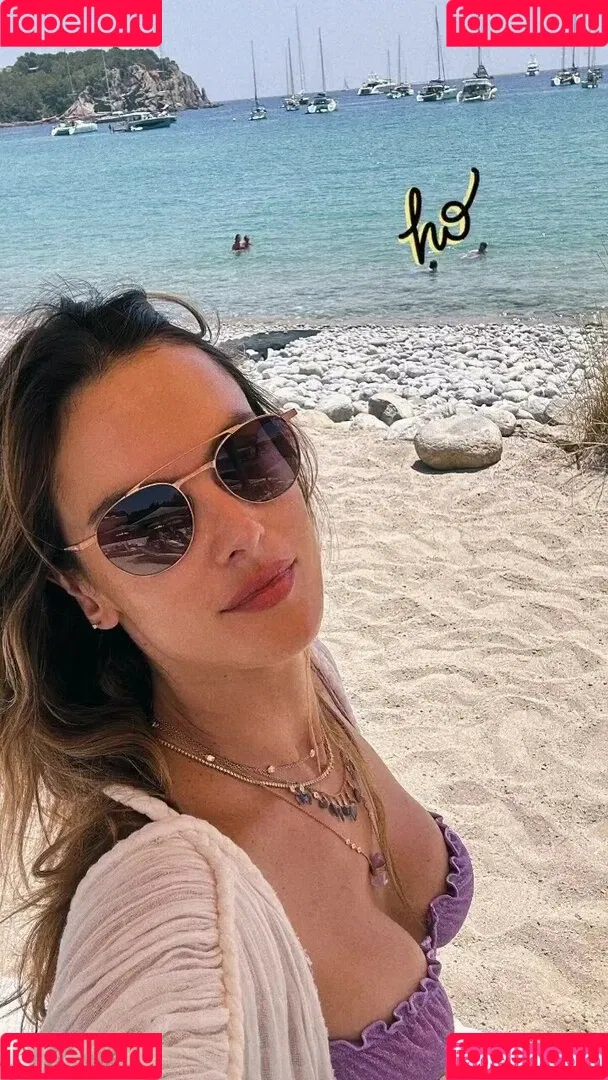 Alessandra Ambrosio / aleambrosio / alelovesanja / alessandraambrosio Onlyfans Photo Gallery 