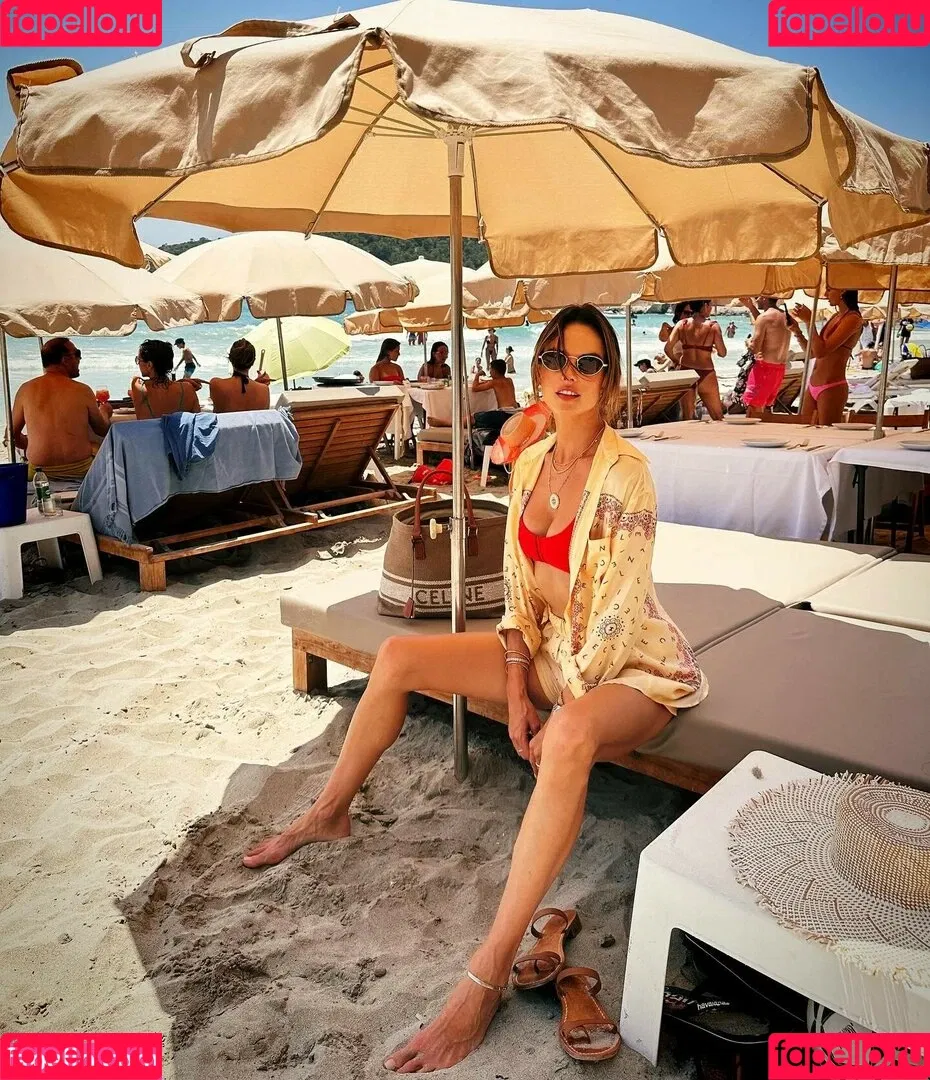 Alessandra Ambrosio / aleambrosio / alelovesanja / alessandraambrosio Onlyfans Photo Gallery 