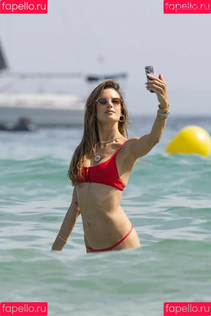 Alessandra Ambrosio / aleambrosio / alelovesanja / alessandraambrosio Onlyfans Photo Gallery 