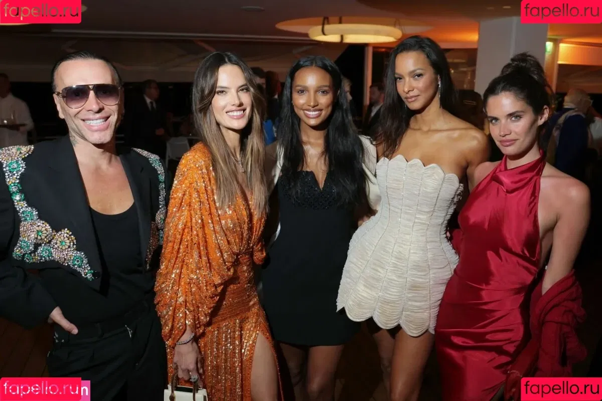 Alessandra Ambrosio / aleambrosio / alelovesanja / alessandraambrosio Onlyfans Photo Gallery 