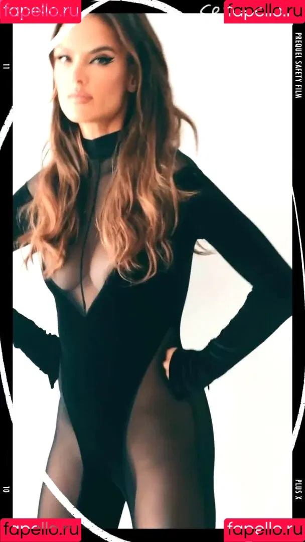 Alessandra Ambrosio / aleambrosio / alelovesanja / alessandraambrosio Onlyfans Photo Gallery 