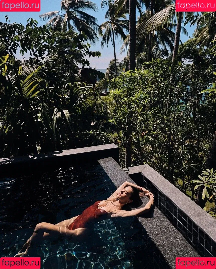 Alessandra Ambrosio / aleambrosio / alelovesanja / alessandraambrosio Onlyfans Photo Gallery 