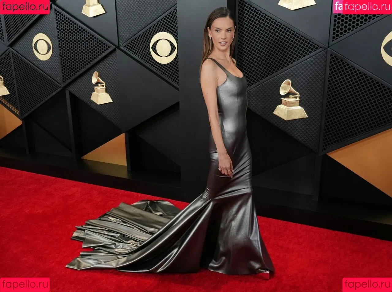 Alessandra Ambrosio / aleambrosio / alelovesanja / alessandraambrosio Onlyfans Photo Gallery 