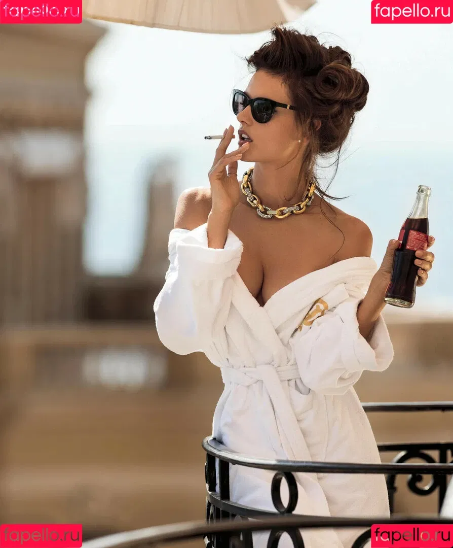 Alessandra Ambrosio / aleambrosio / alelovesanja / alessandraambrosio Onlyfans Photo Gallery 