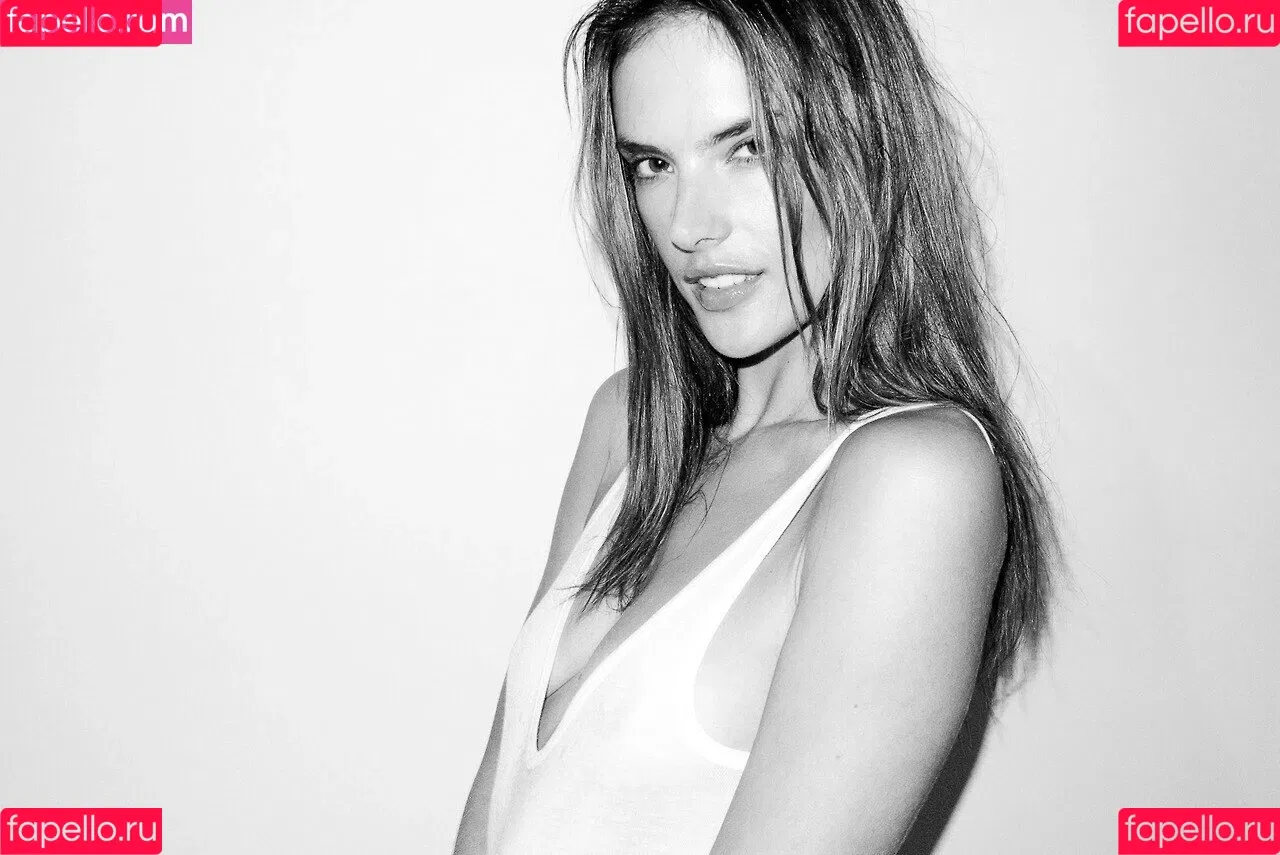 Alessandra Ambrosio / aleambrosio / alelovesanja / alessandraambrosio Onlyfans Photo Gallery 