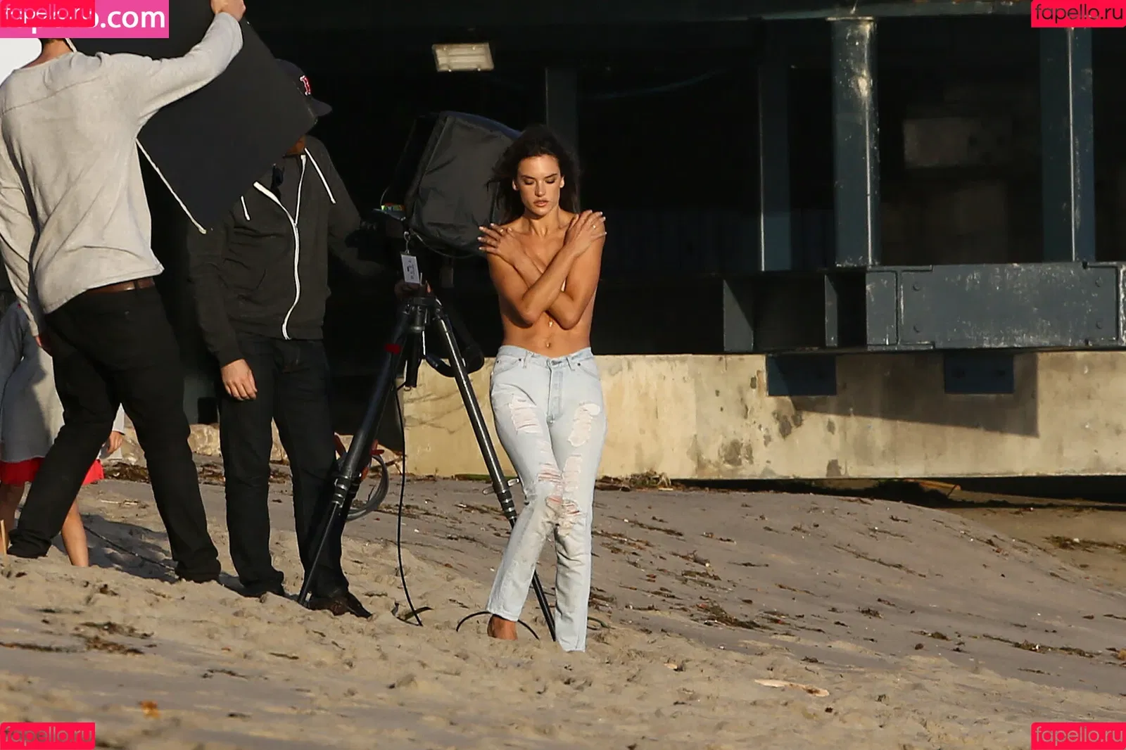 Alessandra Ambrosio / aleambrosio / alelovesanja / alessandraambrosio Onlyfans Photo Gallery 