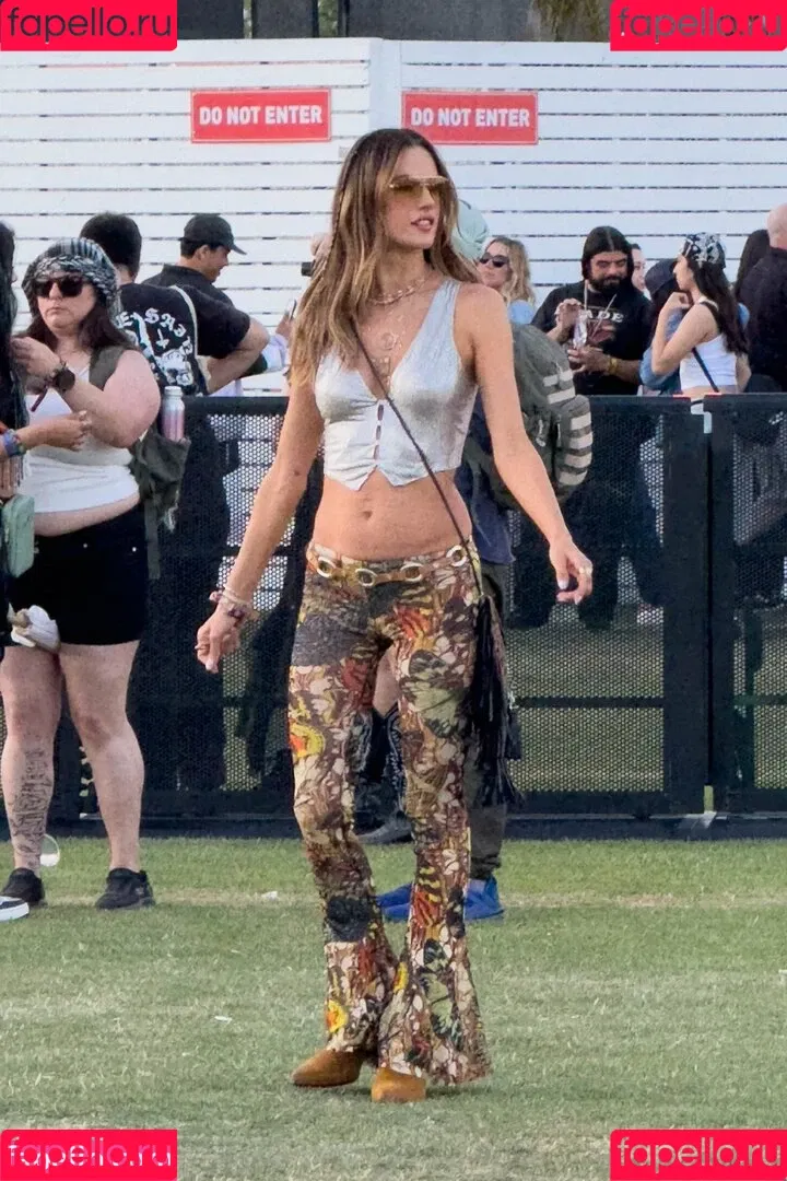 Alessandra Ambrosio / aleambrosio / alelovesanja / alessandraambrosio Onlyfans Photo Gallery 