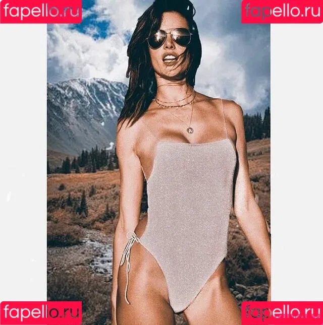 Alessandra Ambrosio / aleambrosio / alelovesanja / alessandraambrosio Onlyfans Photo Gallery 