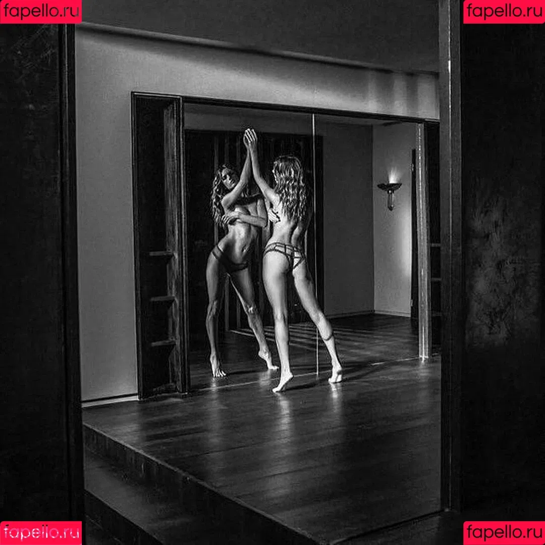 Alessandra Ambrosio / aleambrosio / alelovesanja / alessandraambrosio Onlyfans Photo Gallery 