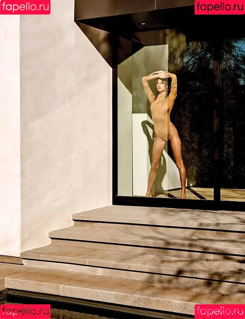 Alessandra Ambrosio / aleambrosio / alelovesanja / alessandraambrosio Onlyfans Photo Gallery 
