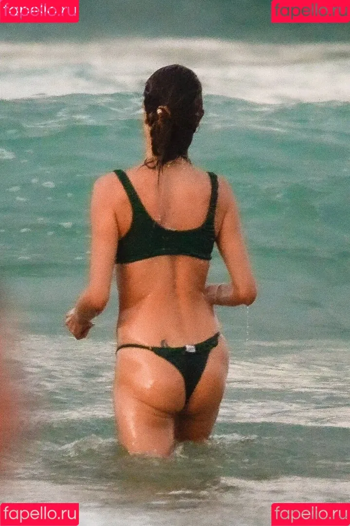 Alessandra Ambrosio / aleambrosio / alelovesanja / alessandraambrosio Onlyfans Photo Gallery 