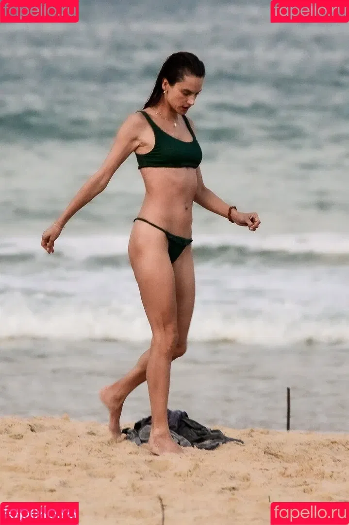 Alessandra Ambrosio / aleambrosio / alelovesanja / alessandraambrosio Onlyfans Photo Gallery 