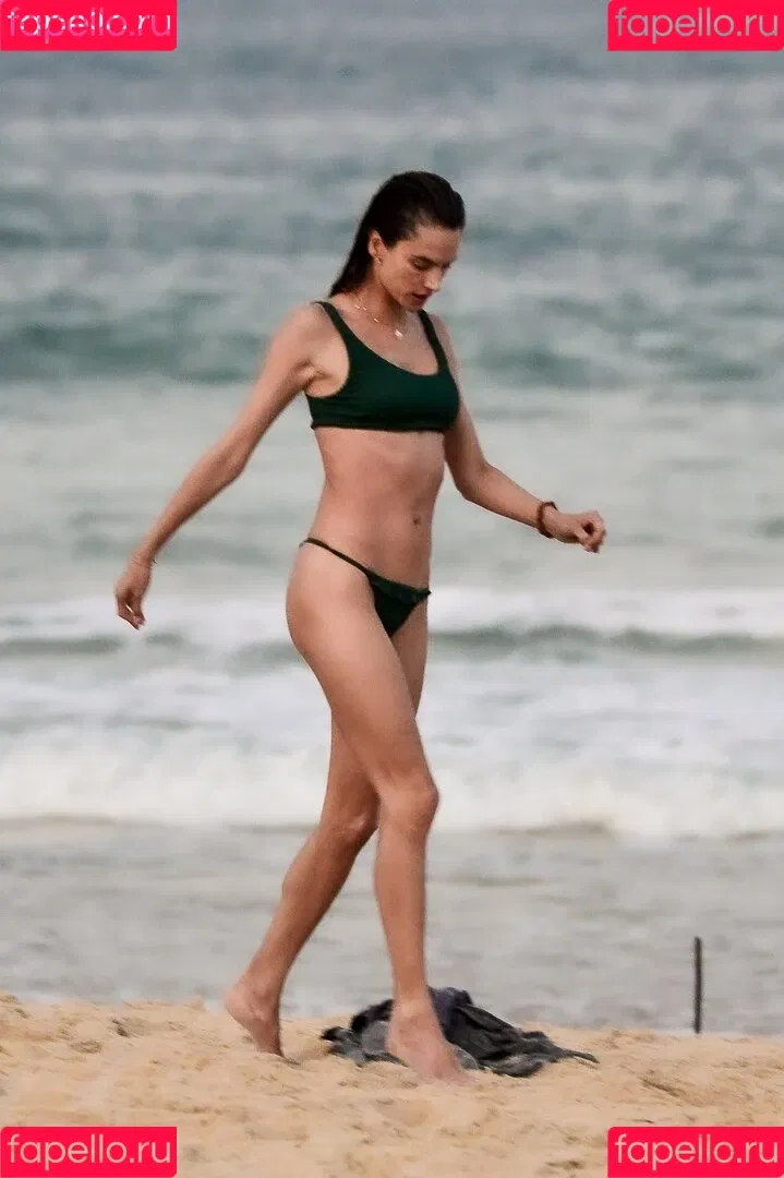 Alessandra Ambrosio / aleambrosio / alelovesanja / alessandraambrosio Onlyfans Photo Gallery 