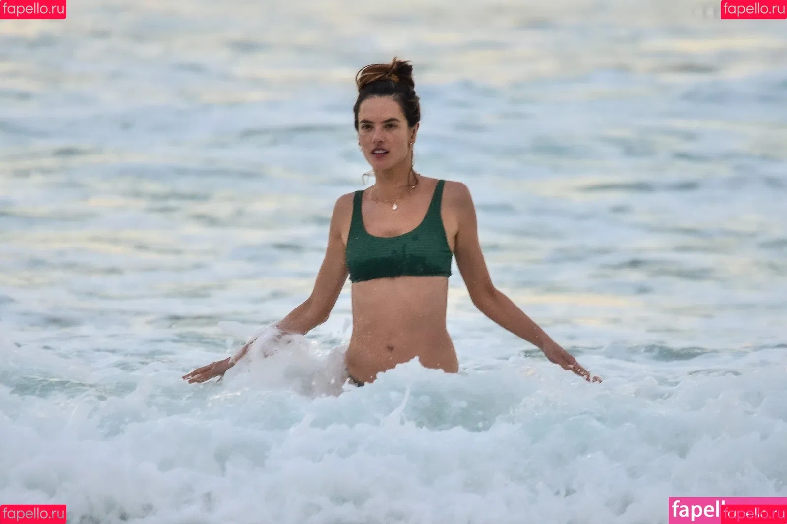 Alessandra Ambrosio / aleambrosio / alelovesanja / alessandraambrosio Onlyfans Photo Gallery 